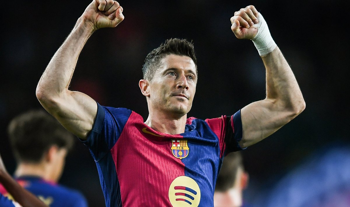 Robert Lewandowski  lõi Sevillale kaks väravat.