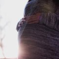 Beebit ootavad pered on mures: kas koroonaoht on tõesti nii suur, et peab beebi pärast sündimist emast eemaldama?