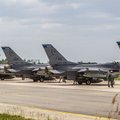ФОТО: На авиабазе Эмари приземлились восемь истребителей ВВС США