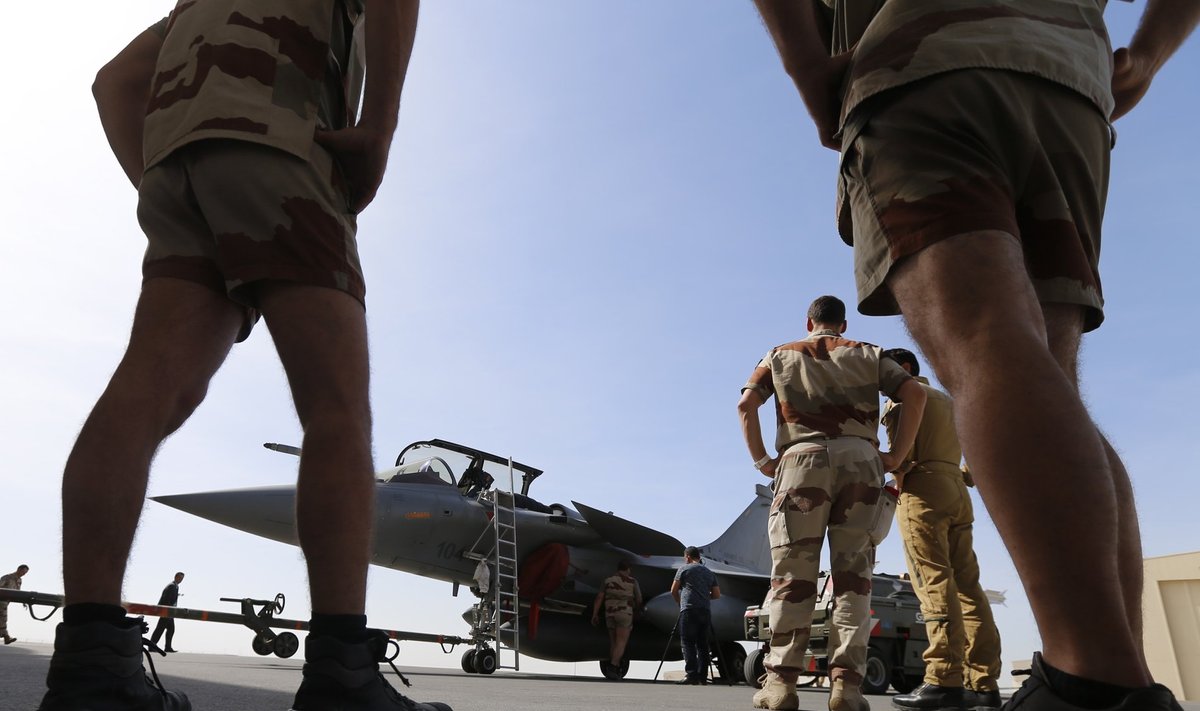 Prantsusmaa alustas pärast reedeõhtuseid mõrvu uue hooga õhurünnakuid ISIS-e vastu.
