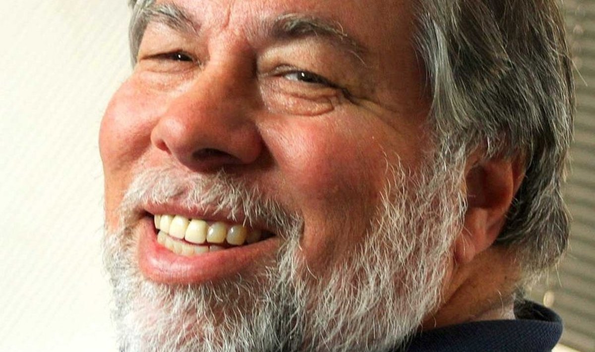 Miljardi dollari naeratus: Apple’i personaalarvutite loojat Steve Wozniaki peetakse dollarimiljardäriks, ehkki Apple’i palgalt 1987. aastal lahkudes, kuulus talle “vaid” neli protsenti firma aktsiatest ja praegune osalus pole avalik. Apple’i turuväärtus on aga parimatel aegadel küündinud üle 600 miljardi dollari!