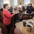 DELFI FOTOD ja VIDEO: Oleviste kiriku vaeste vastuvõtule tuli veidi üle 300 inimese