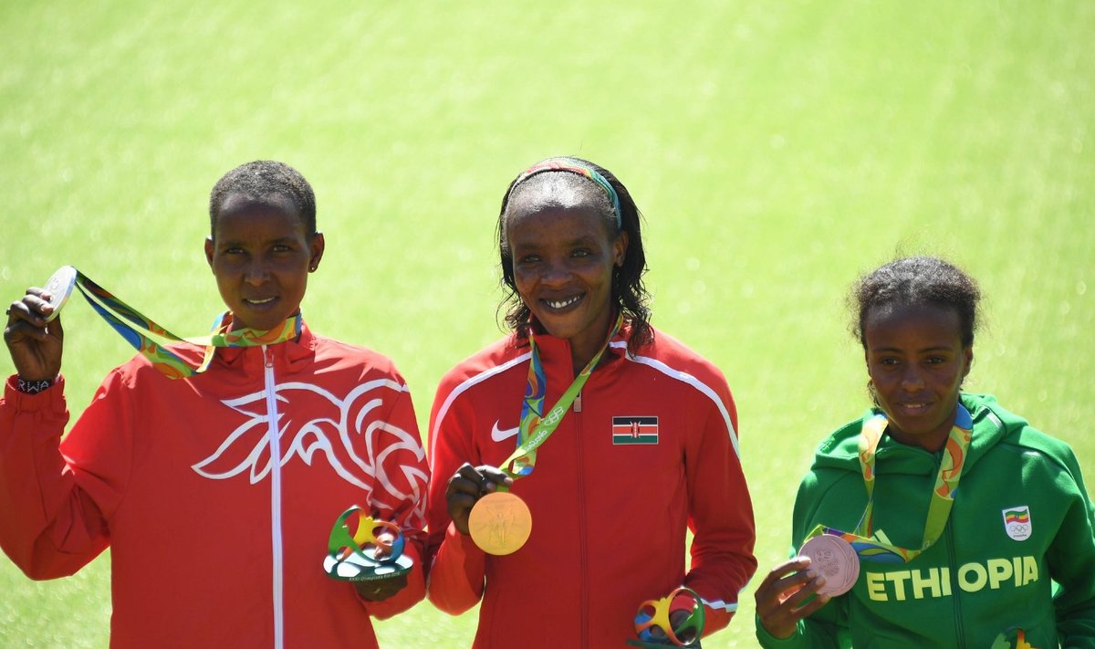 Rio olümpia naiste maratoni esikolmik. Dopingukontrollis pole vahele jäänud vaid pronksmedali omanik Mare Dibaba.