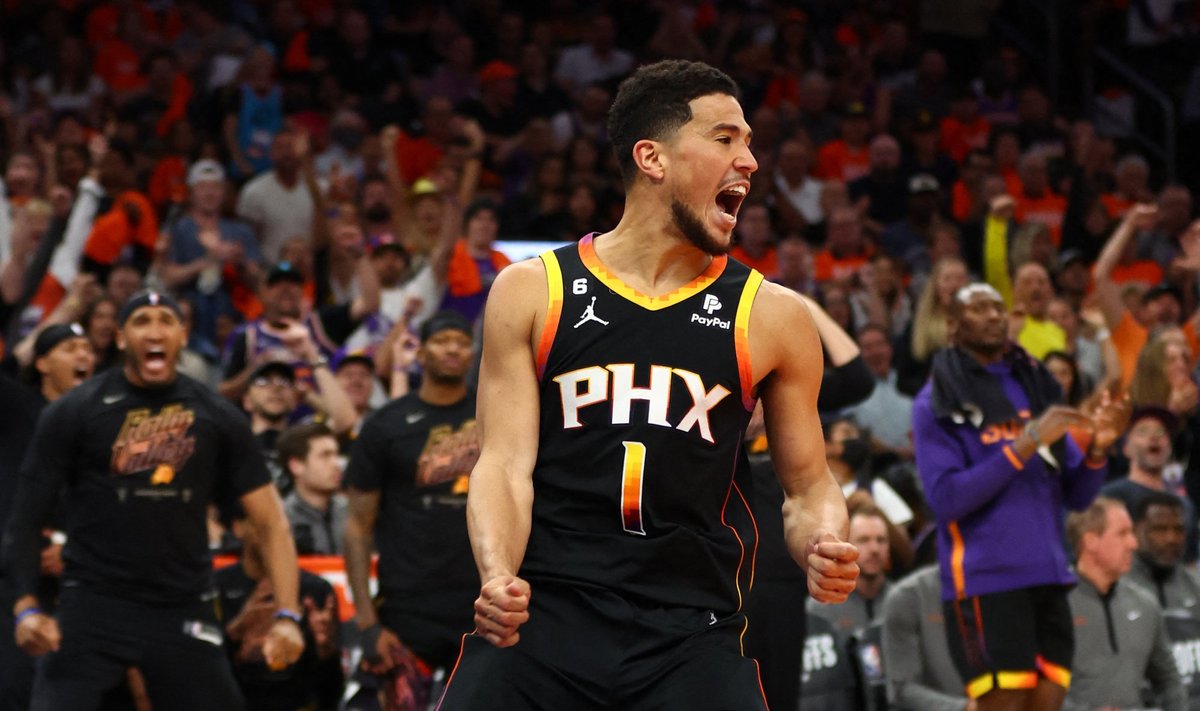 Devin Booker tegi ajaloolise kolmanda veerandi.