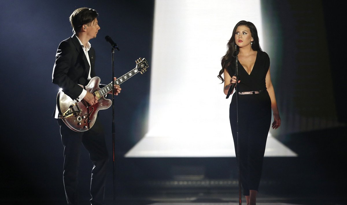 MILJONITE SILMAPAARIDE EES Stig Rästa ja Elina Born tõid Eestile Eurovisionilt 7. koha lauluga „Goodbye to Yesterday“.