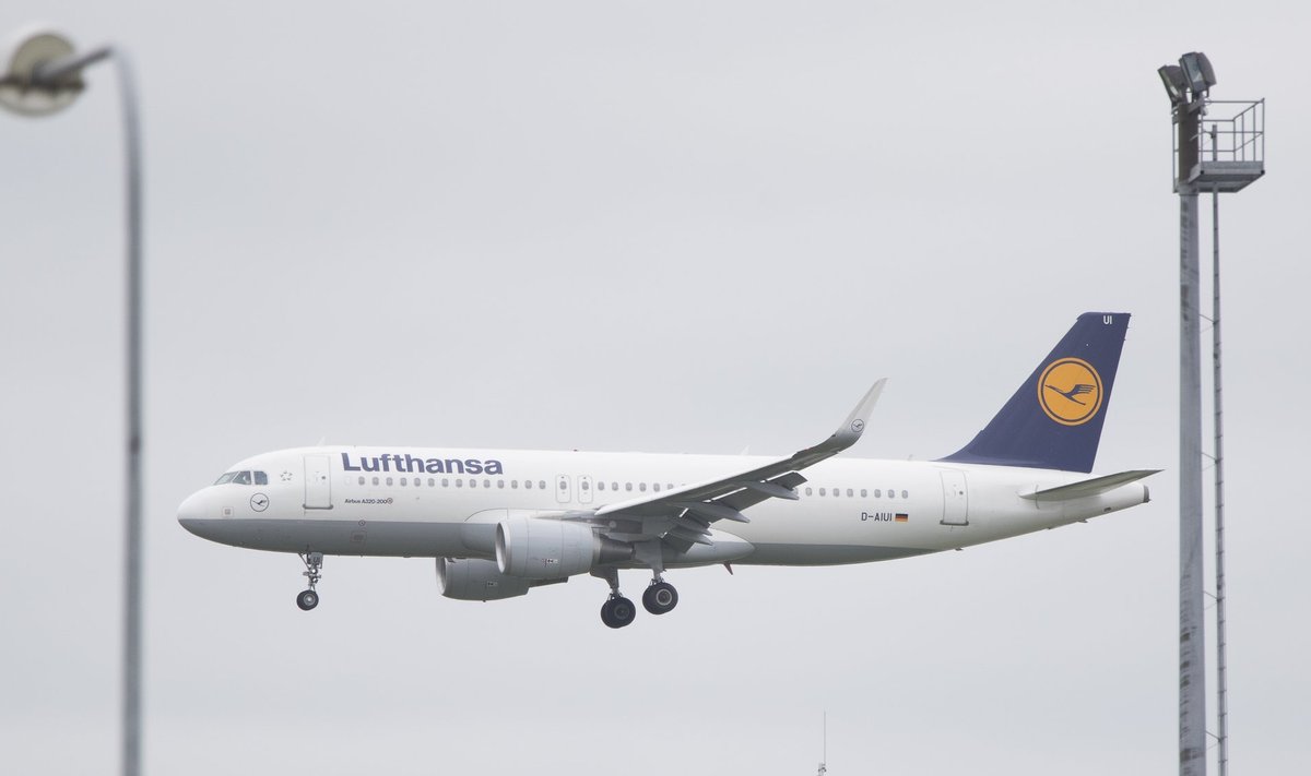 Lufthansa lennuk Tallinna lennujaamas