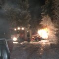 FOTOD: Järva-Jaani vallas põles sauna leiliruum, päästeautod jäid metsateele kinni