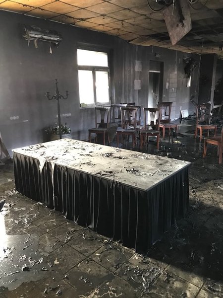 Põlengus said tugevalt kahjustada matusemaja leinasaal ja pööling, samuti saja aasta vanune harmoonium ja elektriorel