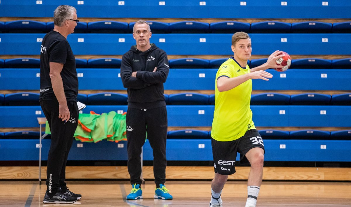 Viimastel aastatel töötas Martin Noodla (keskel) Eesti koondise abitreenerina. Nüüd võtab ta rootslaselt Thomas Sivertssonilt (vasakul) ohjad üle.