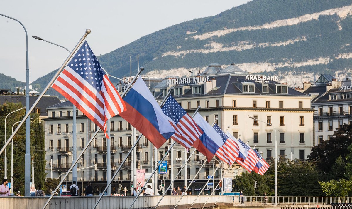 USA ja Venemaa lipud Genfis enne suurkohtumist