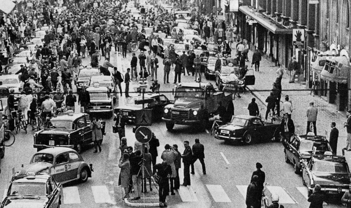 Kungsgatan Stockholmis 1967, päeval, mil teepoolt tuli vahetada.