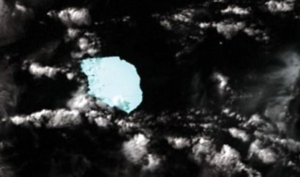 Satelliitfoto 19-kilomeetrise läbimõõduga jäämäest Austraalia ja Antarktika vahel