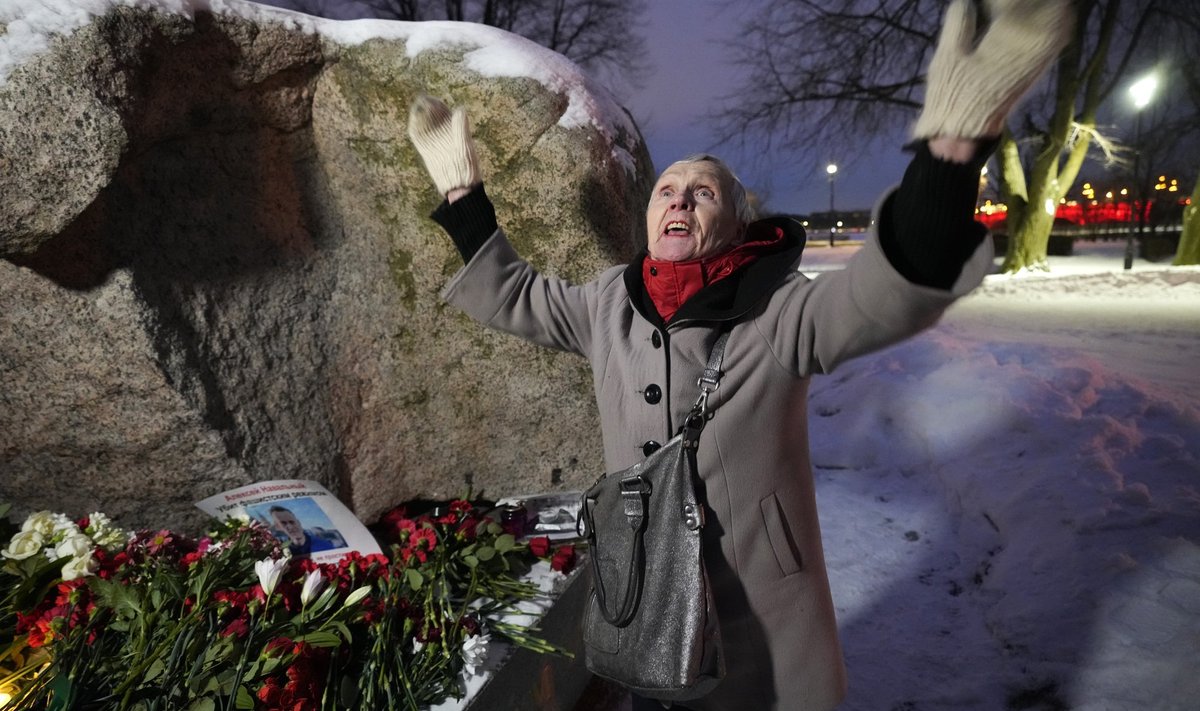 Üksiku naise ahastus Navalnõi surma pärast ei muuda paraku midagi.