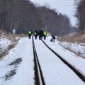 ФОТО с места происшествия: В Вильяндимаа под поездом погиб пожилой мужчина