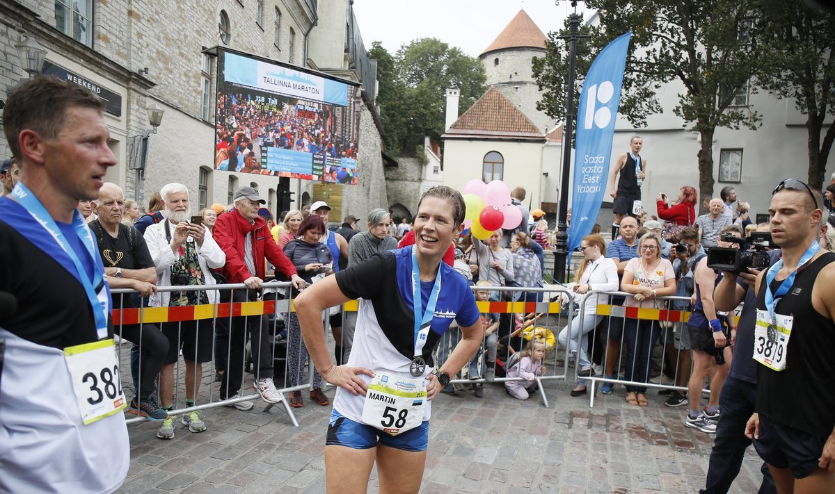 Kersti Kaljulaid läbis sügisel poolmaratoni 1.50.44-ga. Seda aega annab ka meestel joosta.