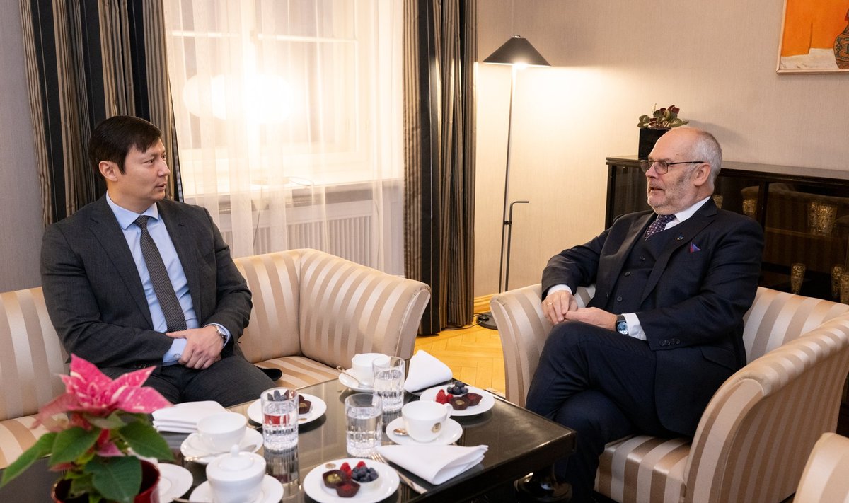 Встреча лидера Центристской партии Михаила Кылварта и президента Алара Кариса.