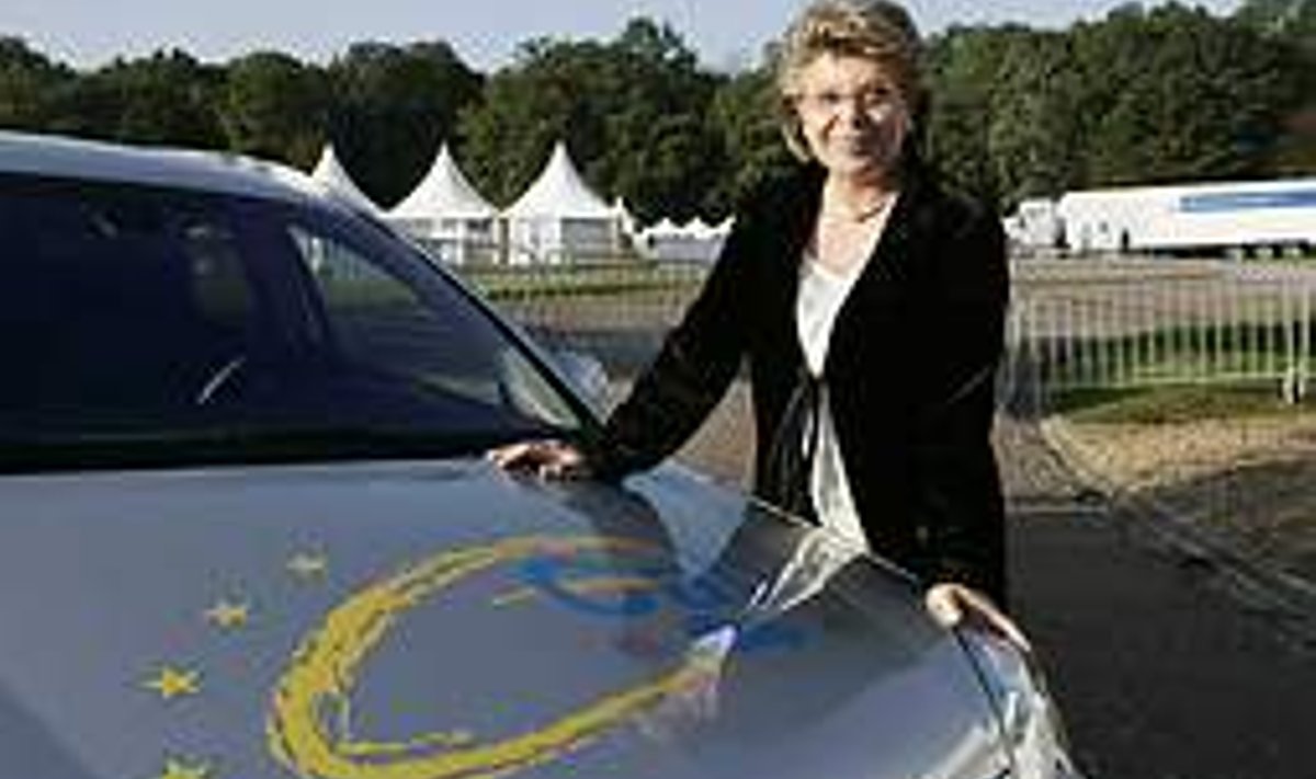 SÄÄSTAB INIMELUSID: Euroopa Komisjoni infoühiskonna ja meedia volinik Viviane Reding loodab, et avariist automaatselt teatav süsteem eCall alustab kolme aasta pärast tööd. euroopa komisjon