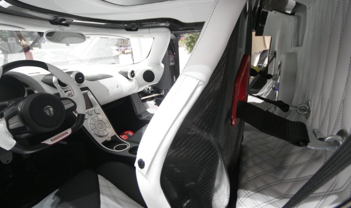 Nii näeb välja Koenigseggi õdus sisemus