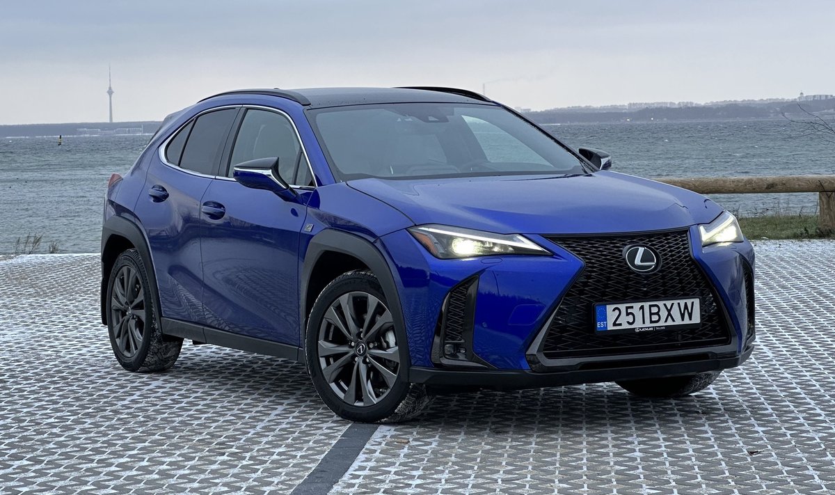 Lexus UX250h
