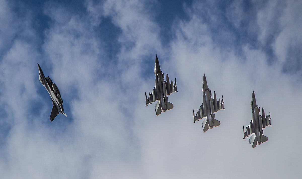 Ämari lennuväljal maandus 8 USA hävitajat F-16