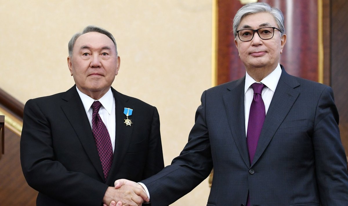 Нурсултан Назарбаев (слева) и  Касым-Жомарт Токаев