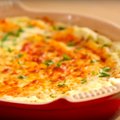 KIIRE ÕHTUSÖÖGI SOOVITUS: Ahjus küpsetatud juustukattega toorvorsti-kartulipüree vormirooga