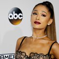Ariana Grande seksualiseeritud laulusõnad mõjuvad kohati rumalalt
