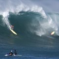 VIDEO: Võimas maailmarekord: surfar sõitis 30-meetrisel lainel!