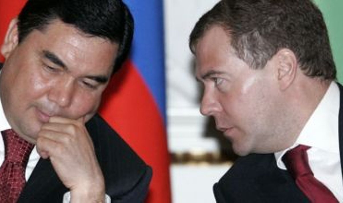 Dmitri Medvedevi võõrustab oma Türkmenistani kolleegi Gurbangulõ Berdõmuhhamedovit
