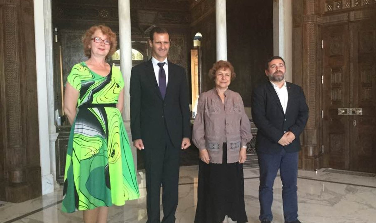 Europarlamendi saadikud Yana Toom, Tatjana Ždanoka ja Javier Couso Permuy kohtusid mullu juulis Süüria presidendi Bashar al-Assadiga (keskel).