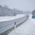 Ettevaatust liikluses: lumesadu jätkub ning jäiteoht muudab põhimaanteed peegellibedaks