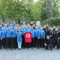 FOTO | Jalgpallikoondis kutsus suure fänni Luule Komissarovi õhtusöögile ning Klavaniga särke vahetama