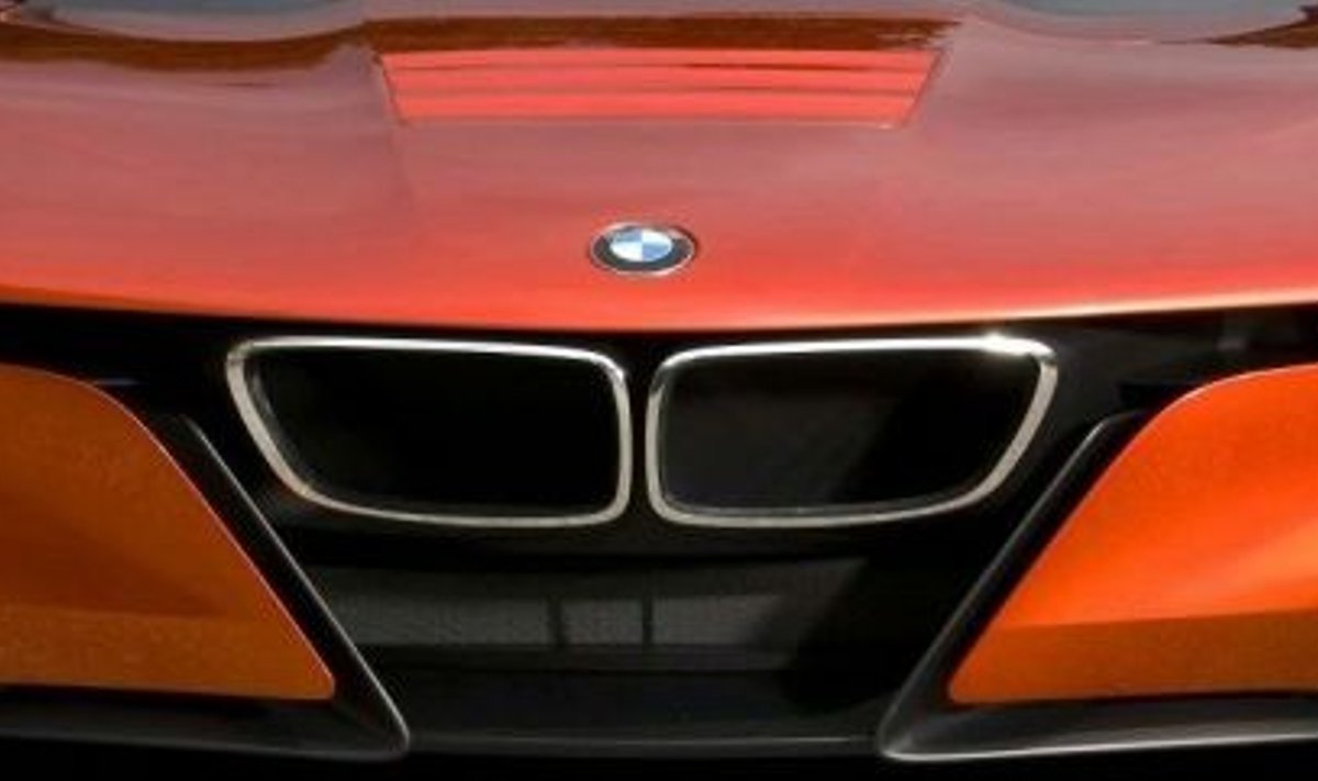 BMW M1 ideeauto läbib kahtlasel kombel uuenduskuuri