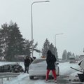 FOTOD ja VIDEOD: Tuisune ilm on põhjustanud palju õnnetusi, kokku põrkasid nii autod kui veokid, külmusid ka rongipöörangud