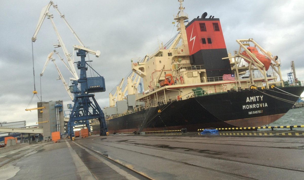Nädalavahetusel jõudis Muuga sadamasse laev, mis võtab pardale 25 000 tonni kollast hernest ja viib selle Indiasse. Laeva täitmisel teevad koostööd kõik suuremad Eesti viljakauplejad.