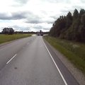 VIDEO | Loetud meetrid surmast: kihutaja Tallinna-Pärnu maanteel pidi eluga pääsemiseks põllule keerama