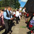 Захоронение найденных нарвским клубом "Камерад" останков 222 советских бойцов перенесли