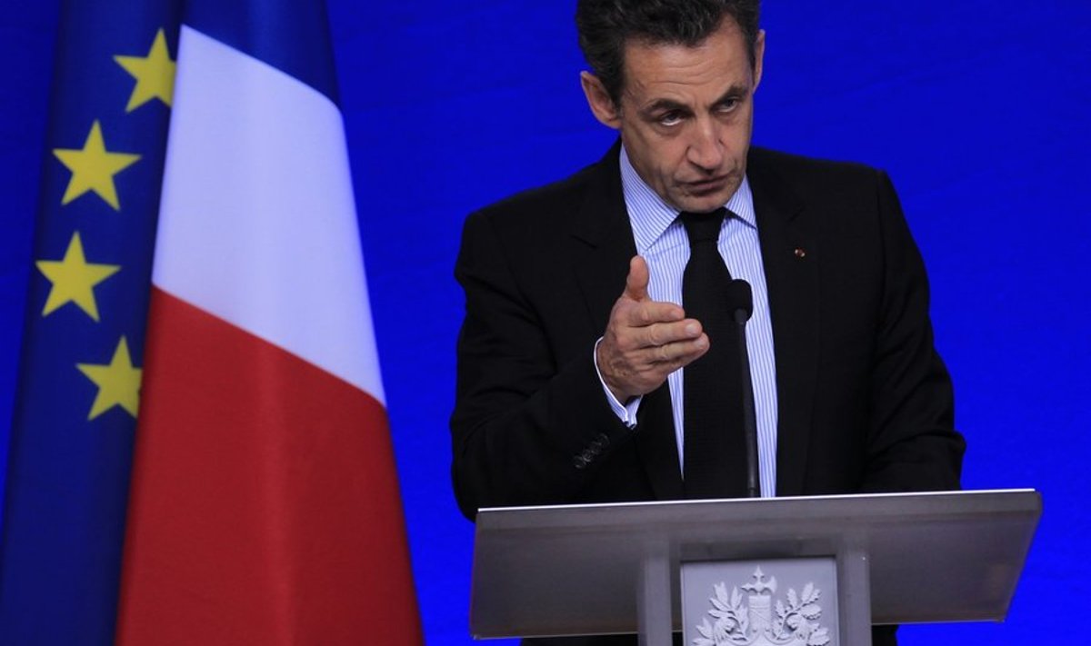 Nicolas Sarkozy EL-i ja Prantsusmaa lipuga