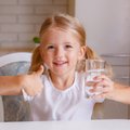 Lihtne kodune nipp eemaldab mõne minutiga joogiveest kuni 90 protsenti mikroplastist