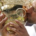 Djokovic: 7-aastaselt meisterdasin oma toas improviseeritud Wimbledoni karika, nüüd seisan siin kuuendat korda päris trofeega