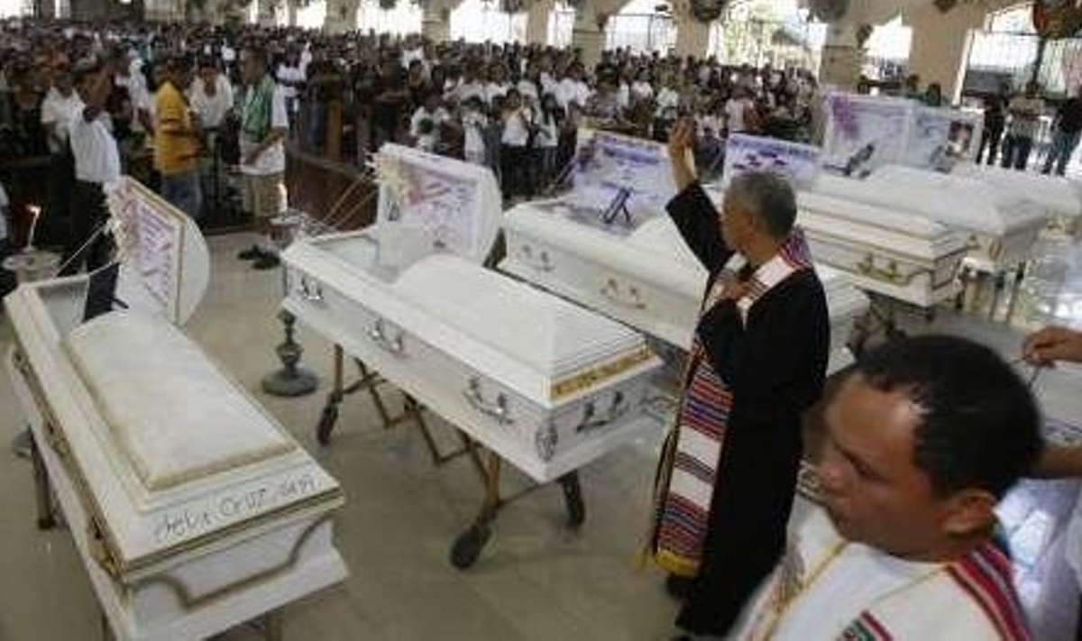 Filipiinidel novembris hukkunud ajakirjanike matus.