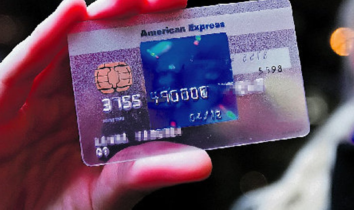 Swedbank väljastab uut American Express Blue krediitkaarti, mida on Eestis näinud vähesed.