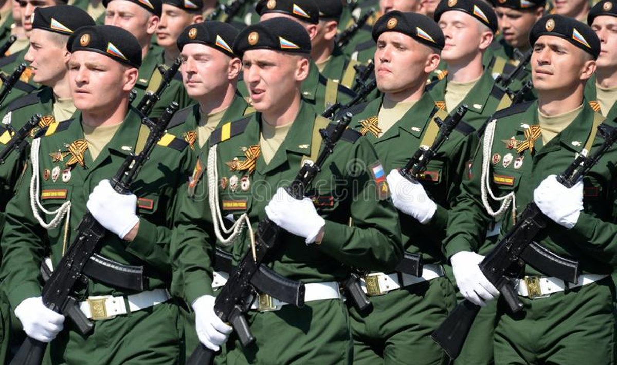 Солдаты российской армии на параде в честь празднования 9 мая. Фото носит иллюстративный характер.