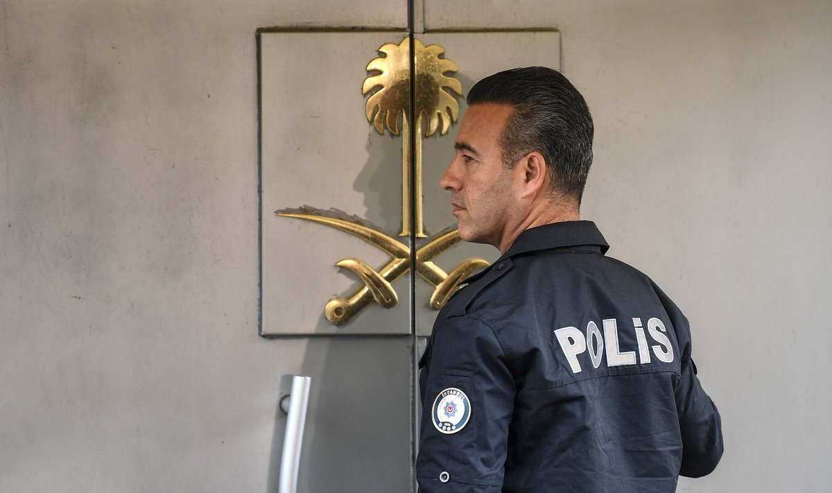 Türgi politseinik Istanbulis Saudi Araabia konsulaadi ees