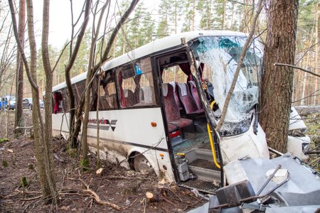 Raske liiklusõnnetus, kus hukkus bussijuht