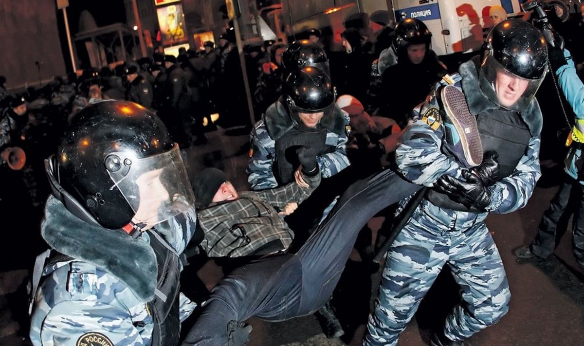 Moskvas arreteeriti eile üle saja valimistulemustes kahelnud opositsiooni liikme.