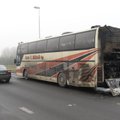 ФОТО: На Тартуском шоссе у Таллиннского аэропорта загорелся автобус