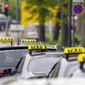 Таксист: уйду из такси, за 800 евро с таким риском работать смысла нет