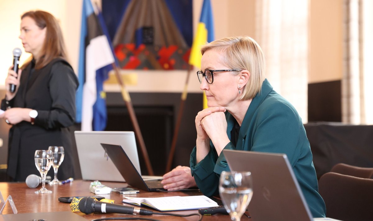 Haridusminister Kristina Kallase sõnul on ELVL-i läbirääkimiste laua tagant lahkumine kahetsusväärne.