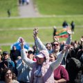 ГАЛЕРЕЯ | Смотрите, как на Певческом поле Таллинна проходила акция „Молитва за Украину“